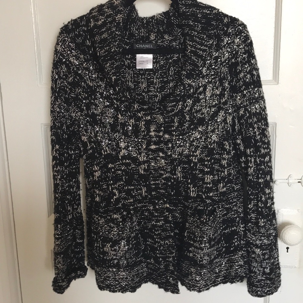 CHANEL Sweater